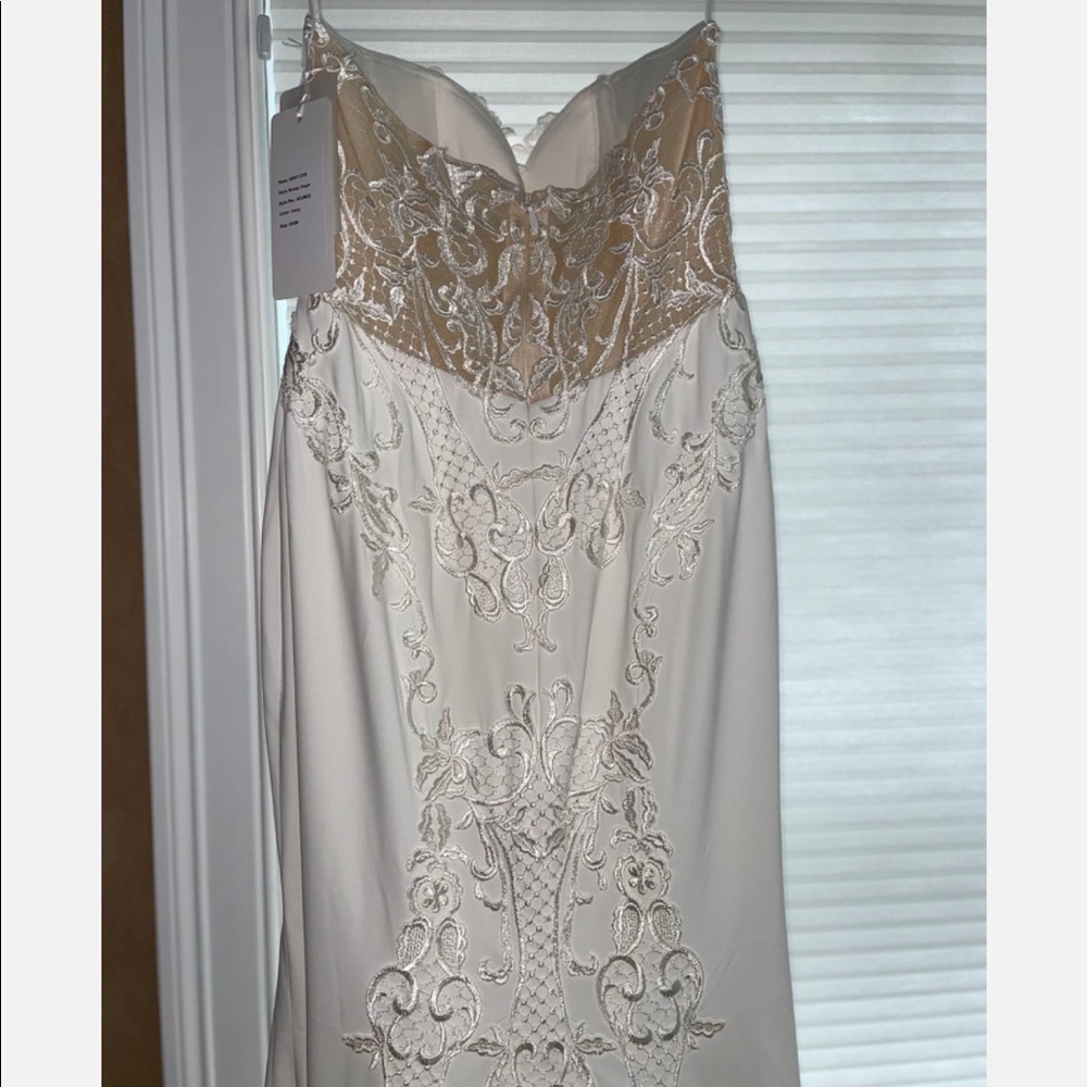 MUST GO! Open to offers - Madi Lane Freya Gown - Picture 7 of 11